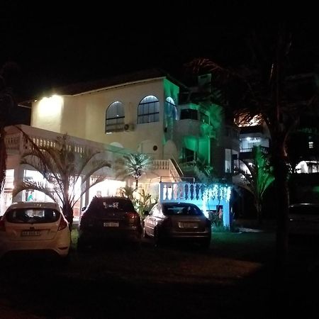 Czaritza Apart Hotel Bombinhas Exterior photo